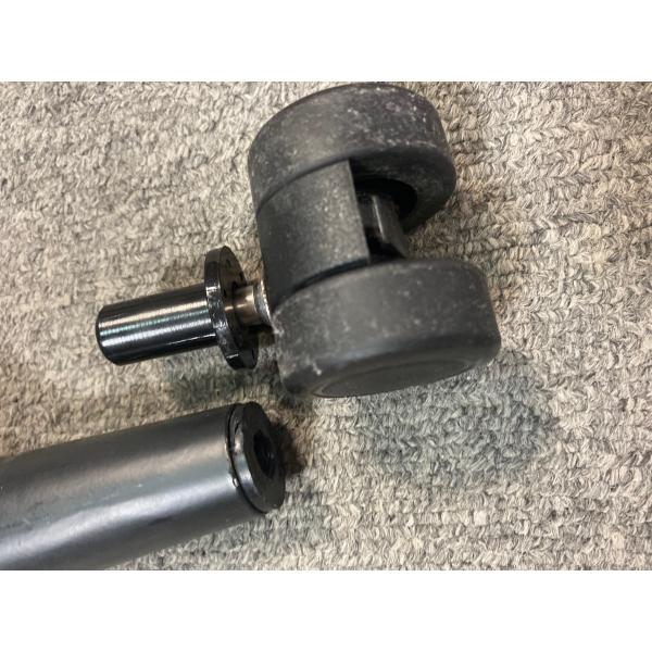 komponenty do krzeseł - elementy mocowania kółeczek do podstaw