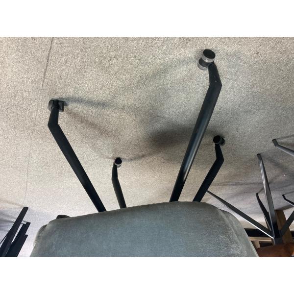 komponenty do krzeseł - elementy mocowania kółeczek do podstaw