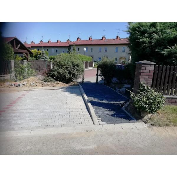 Roboty drogowe / brukarstwo i ziemne