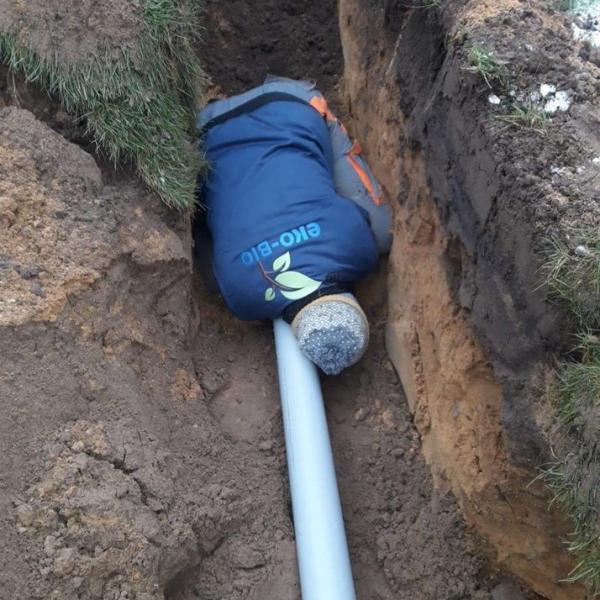 Odzież robocza z haftowanym logo