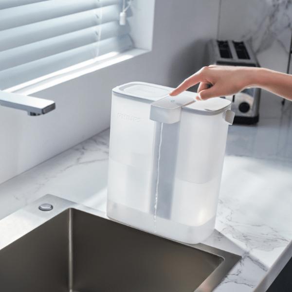 Automatyczny dzbanek filtrujący o pojemności 3 litrów marki Philips  AWP2980WH58